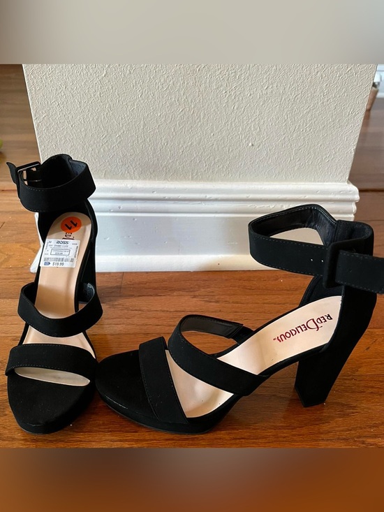 Delicious Shoes - Delicious Black Strappy Block Heel Sandals with Ankle Strap